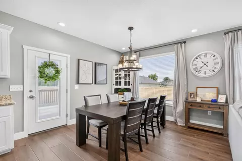 Dining - 1910 E Whetstone Dr, Ozark, MO 65721 photo 2 of 3