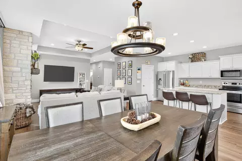 Dining - 1910 E Whetstone Dr, Ozark, MO 65721 photo 3 of 3