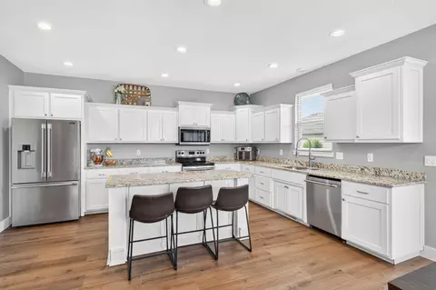Kitchen - 1910 E Whetstone Dr, Ozark, MO 65721 photo 1 of 3
