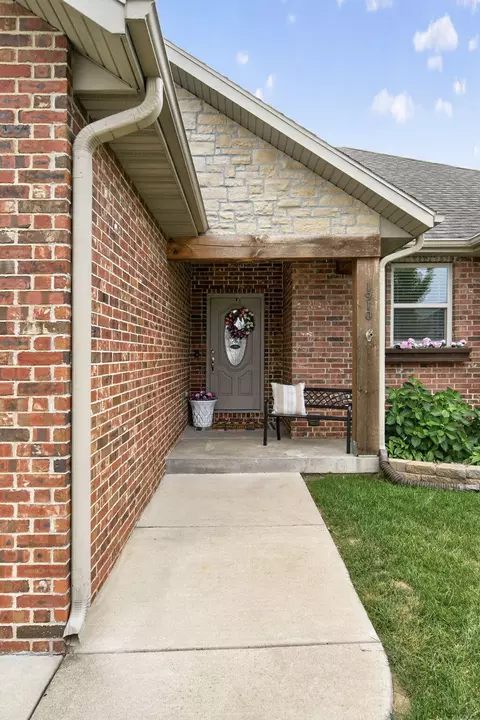 Exterior - 1910 E Whetstone Dr, Ozark, MO 65721 photo 4 of 10