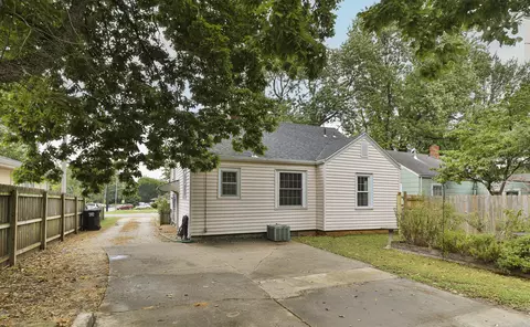 Exterior - 1138 S Fort Ave, Springfield, MO 65807 photo 7 of 9