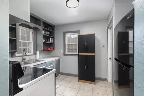 Kitchen - 1138 S Fort Ave, Springfield, MO 65807 photo 2 of 2