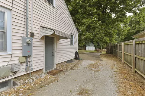 Exterior - 1138 S Fort Ave, Springfield, MO 65807 photo 2 of 9