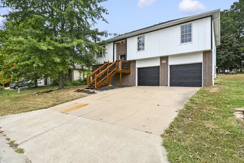 Exterior - 2013 E Jay St, Ozark, MO 65721 photo 3 of 14