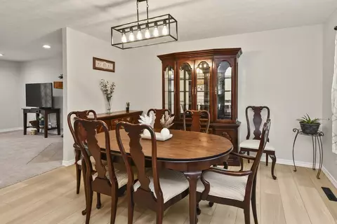 Dining - 2013 E Jay St, Ozark, MO 65721 photo 2 of 3