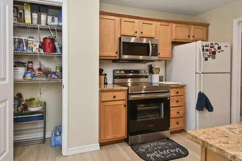 Kitchen - 2013 E Jay St, Ozark, MO 65721 photo 5 of 5