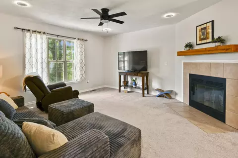 Living - 2013 E Jay St, Ozark, MO 65721 photo 3 of 4