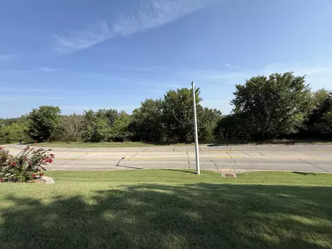 Exterior - 110 Vixen Cir #B, Branson, MO 65616 photo 11 of 12