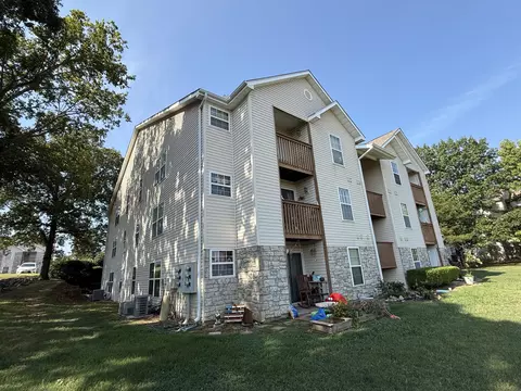 Exterior - 110 Vixen Cir #B, Branson, MO 65616 photo 5 of 12