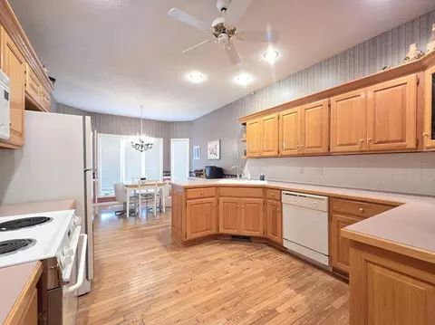 Kitchen - 1228 W Beekman St, Springfield, MO 65810 photo 4 of 6