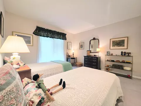 Bedroom - 1228 W Beekman St, Springfield, MO 65810 photo 3 of 12