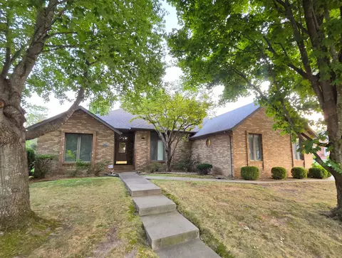 Exterior - 1228 W Beekman St, Springfield, MO 65810 photo 2 of 15