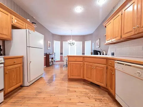 Kitchen - 1228 W Beekman St, Springfield, MO 65810 photo 5 of 6