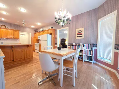 Dining - 1228 W Beekman St, Springfield, MO 65810 photo 7 of 9