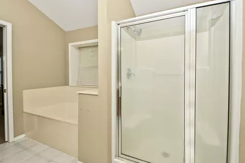 Bath - 533 Ghan Rd, Clever, MO 65631 photo 2 of 5