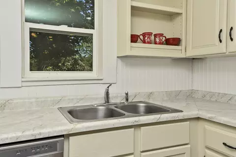 Kitchen - 533 Ghan Rd, Clever, MO 65631 photo 4 of 4