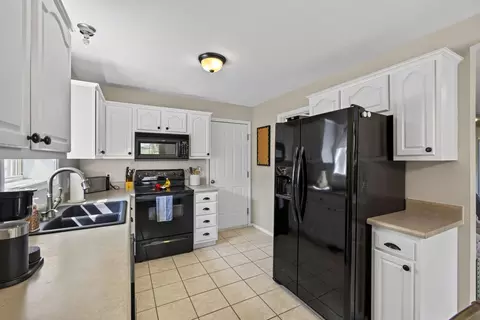 Kitchen - 412 E Kay St, Republic, MO 65738 photo 2 of 2