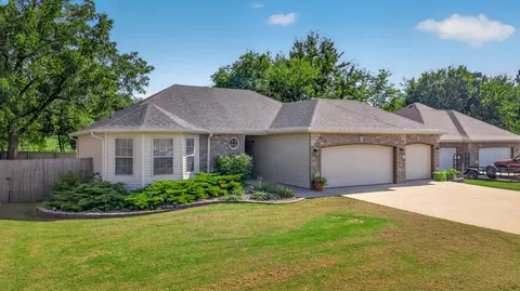 Exterior - 412 E Kay St, Republic, MO 65738 photo 2 of 6