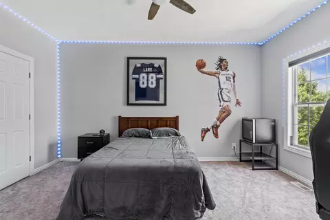 Bedroom - 2364 S Forrest Heights Ave, Springfield, MO 65809 photo 8 of 9