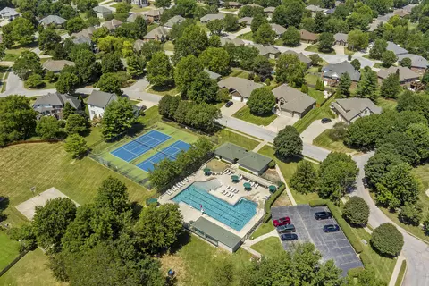 View/Area - 2364 S Forrest Heights Ave, Springfield, MO 65809 photo 3 of 5