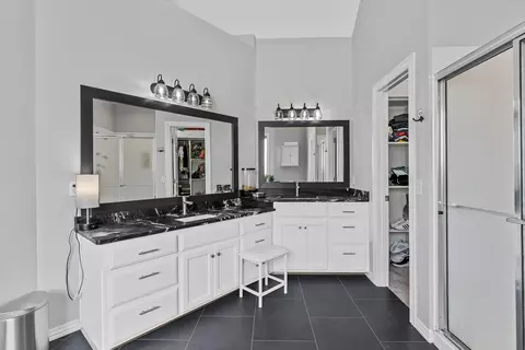 Bath - 2364 S Forrest Heights Ave, Springfield, MO 65809 photo 1 of 4