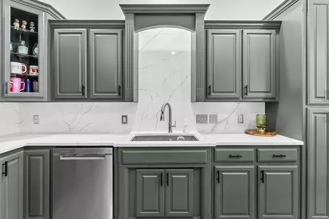 Kitchen - 2364 S Forrest Heights Ave, Springfield, MO 65809 photo 4 of 6