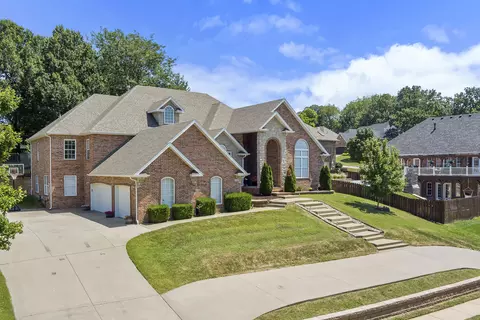 Exterior - 2364 S Forrest Heights Ave, Springfield, MO 65809 photo 7 of 8