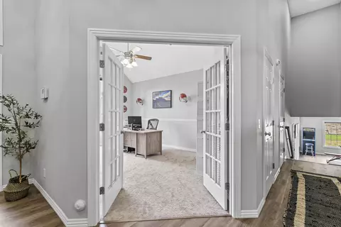 Entry Way - 2364 S Forrest Heights Ave, Springfield, MO 65809 photo 8 of 9