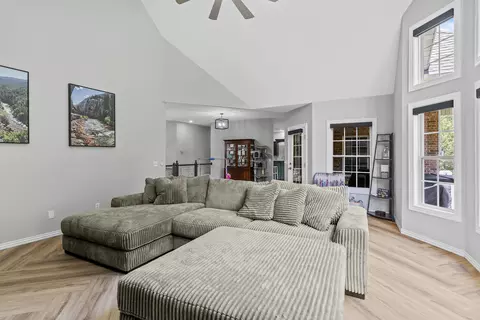Living - 2364 S Forrest Heights Ave, Springfield, MO 65809 photo 4 of 5