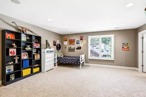 Bedroom - 1468 S Bright Oak Ave, Springfield, MO 65809 photo 6 of 7