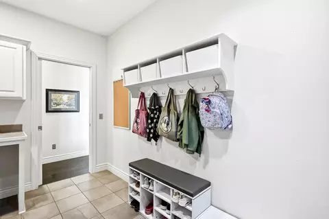 Entry Way - 1468 S Bright Oak Ave, Springfield, MO 65809 photo 5 of 6
