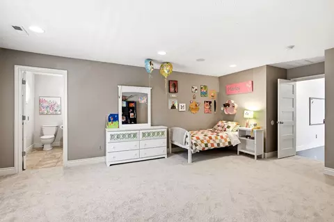 Bedroom - 1468 S Bright Oak Ave, Springfield, MO 65809 photo 7 of 7