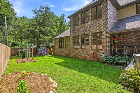Exterior - 1468 S Bright Oak Ave, Springfield, MO 65809 photo 10 of 12