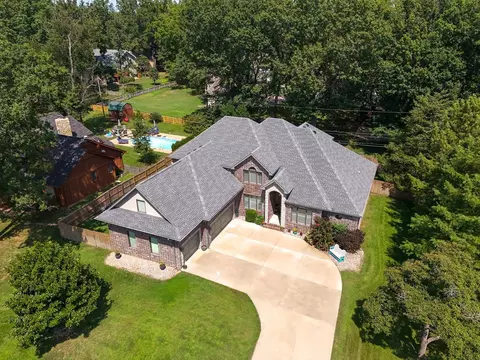 View/Area - 1468 S Bright Oak Ave, Springfield, MO 65809 photo 1 of 3