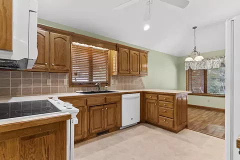 Kitchen - 3111 W Sunset St, Springfield, MO 65807 photo 4 of 6