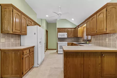 Kitchen - 3111 W Sunset St, Springfield, MO 65807 photo 1 of 6