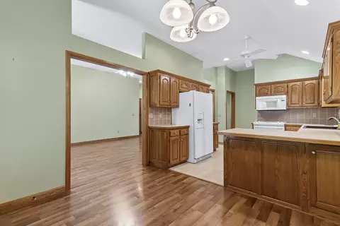 Entry Way - 3111 W Sunset St, Springfield, MO 65807 photo 2 of 2