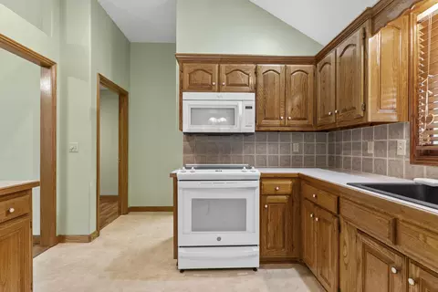 Kitchen - 3111 W Sunset St, Springfield, MO 65807 photo 3 of 6