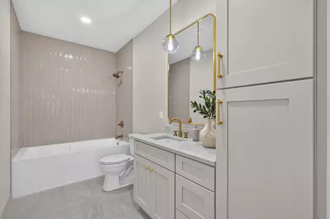 Bath - 2050 N Silver Charm Ave, Springfield, MO 65802 photo 7 of 7