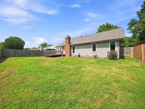 Exterior - 2738 E Verona St, Springfield, MO 65804 photo 4 of 7