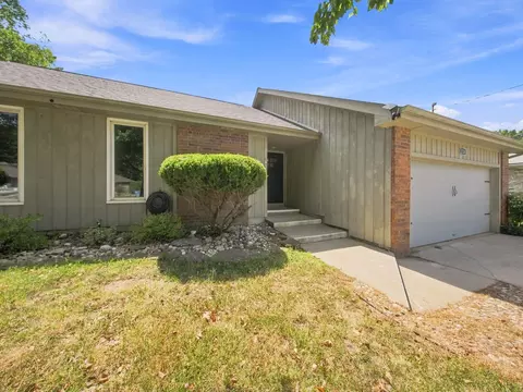 Exterior - 2738 E Verona St, Springfield, MO 65804 photo 3 of 7