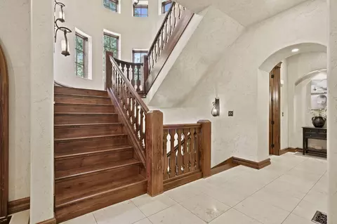 Entry Way - 3208 S Thornridge Dr, Springfield, MO 65809 photo 1 of 2