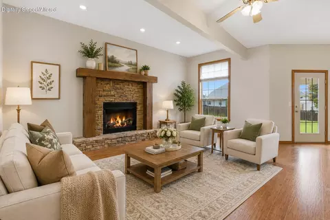 Living - 5535 S Dayton Ave, Springfield, MO 65810 photo 4 of 5
