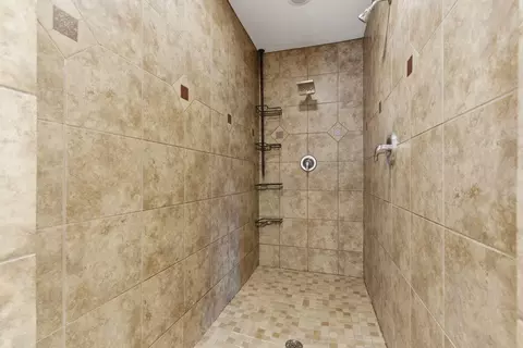 Bath - 5535 S Dayton Ave, Springfield, MO 65810 photo 2 of 5