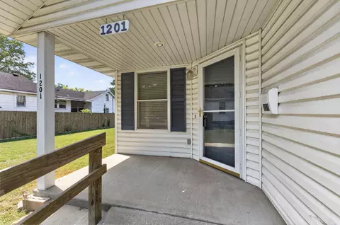 Exterior - 1201 S Florence Ave, Springfield, MO 65807 photo 3 of 9