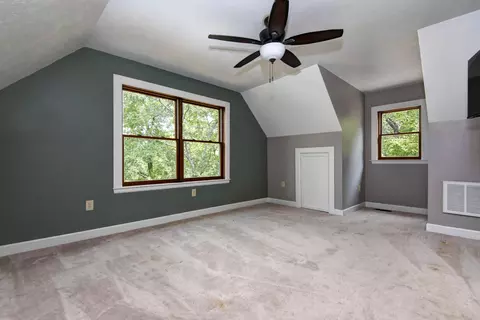 Bedroom - 511 Timberlane Dr, Branson, MO 65616 photo 2 of 4