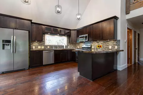Kitchen - 511 Timberlane Dr, Branson, MO 65616 photo 7 of 8