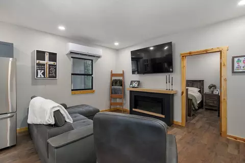 Living - 7670 State Hwy Ff, Marshfield, MO 65706 photo 1 of 2