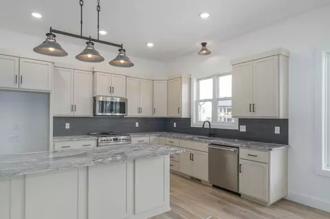 Kitchen - 2929 W Marty St, Springfield, MO 65810 photo 1 of 2