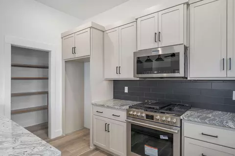 Kitchen - 2929 W Marty St, Springfield, MO 65810 photo 2 of 2